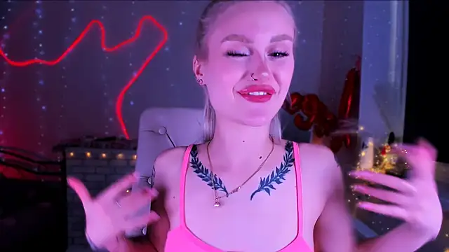 Snapshot of _Ravenaa chatting on March 20, 1:15 pm  Ravenaa online show from March 20, 1:15 pm