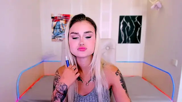 Snapshot of _Ravenaa chatting on September 12, 8:58 am  Ravenaa online show from September 12, 8:58 am