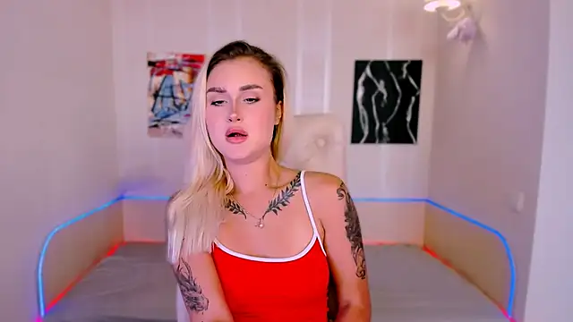 Snapshot of _Ravenaa chatting on September 19, 2:18 pm  Ravenaa online show from September 19, 2:18 pm