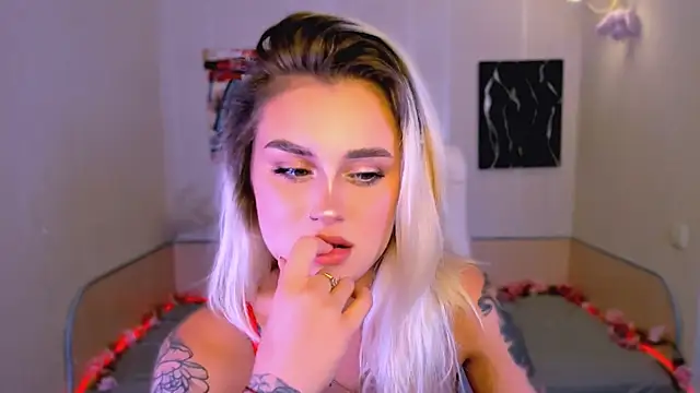 Snapshot of _Ravenaa chatting on October 6, 2:58 pm  Ravenaa online show from October 6, 2:58 pm