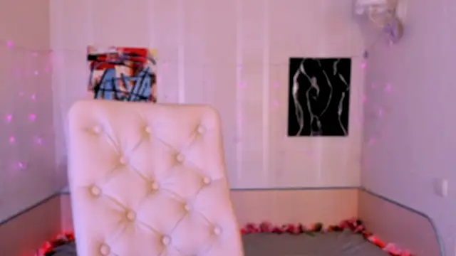 Snapshot of _Ravenaa chatting on October 10, 10:25 am  Ravenaa online show from October 10, 10:25 am