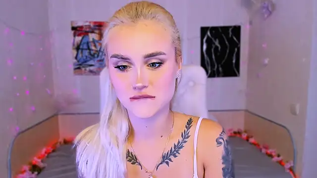 Snapshot of _Ravenaa chatting on November 1, 3:14 pm  Ravenaa online show from November 1, 3:14 pm