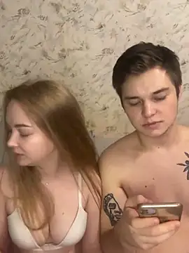 Family-Mm1 online show from December 8, 2:19 pm