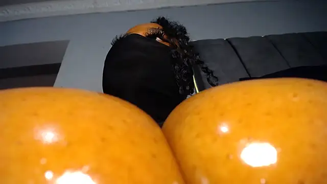 Snapshot of XPanther_24 chatting on February 9, 11:36 am XPanther 24 online show from February 9, 11:36 am