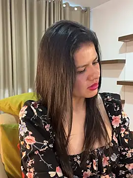 Snapshot of Alice_Biel chatting on December 25, 3:28 pm Alice Biel online show from December 25, 3:28 pm