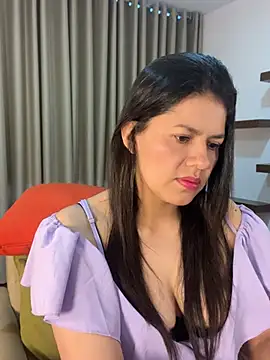 Snapshot of Alice_Biel chatting on December 26, 9:47 pm Alice Biel online show from December 26, 9:47 pm