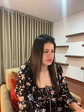 Snapshot of Alice_Biel chatting on January 5, 9:03 pm Alice Biel online show from January 5, 9:03 pm