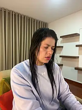 Snapshot of Alice_Biel chatting on January 7, 10:54 am Alice Biel online show from January 7, 10:54 am