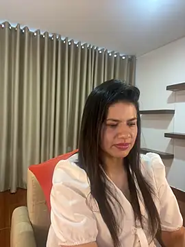 Snapshot of Alice_Biel chatting on January 11, 4:57 pm Alice Biel online show from January 11, 4:57 pm