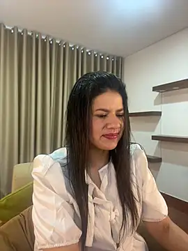 Snapshot of Alice_Biel chatting on January 14, 12:45 pm Alice Biel online show from January 14, 12:45 pm