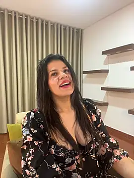 Snapshot of Alice_Biel chatting on January 20, 2:32 am Alice Biel online show from January 20, 2:32 am