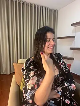 Snapshot of Alice_Biel chatting on February 1, 3:30 am Alice Biel online show from February 1, 3:30 am