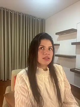 Snapshot of Alice_Biel chatting on February 3, 10:32 pm Alice Biel online show from February 3, 10:32 pm