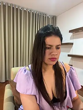 Snapshot of Alice_Biel chatting on February 6, 10:10 pm Alice Biel online show from February 6, 10:10 pm