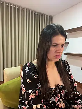 Snapshot of Alice_Biel chatting on February 22, 4:29 am Alice Biel online show from February 22, 4:29 am