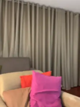 Snapshot of Alice_Biel chatting on May 19, 1:11 am Alice Biel online show from May 19, 1:11 am