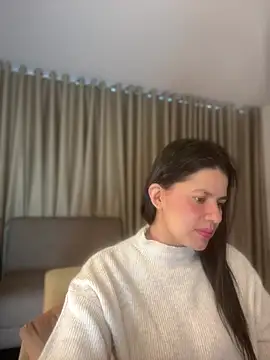 Snapshot of Alice_Biel chatting on June 3, 2:33 pm Alice Biel online show from June 3, 2:33 pm
