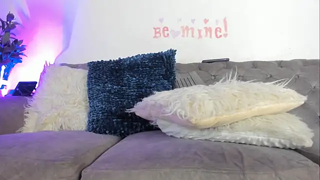 Sofi Vasquez online show from February 19, 1:51 am