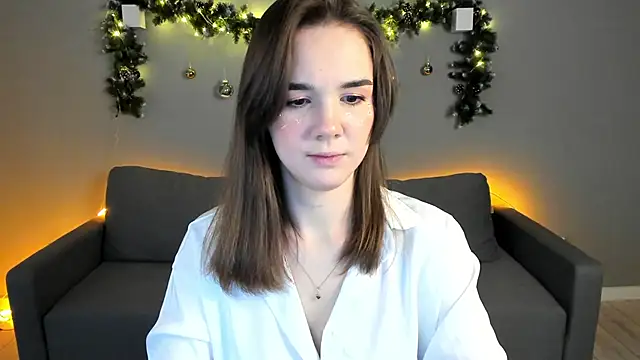 Snapshot of LindaRobertz chatting on January 1, 2:30 am LindaRobertz online show from January 1, 2:30 am