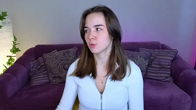 Snapshot of LindaRobertz chatting on January 15, 11:21 am LindaRobertz online show from January 15, 11:21 am