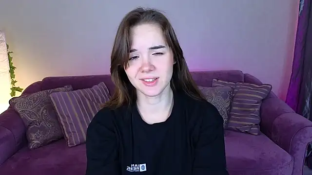 Snapshot of LindaRobertz chatting on January 21, 5:49 am LindaRobertz online show from January 21, 5:49 am