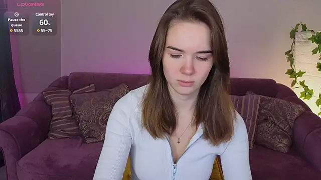 Snapshot of LindaRobertz chatting on January 23, 7:00 am LindaRobertz online show from January 23, 7:00 am