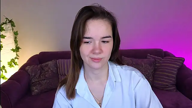 Snapshot of LindaRobertz chatting on January 24, 6:03 am LindaRobertz online show from January 24, 6:03 am