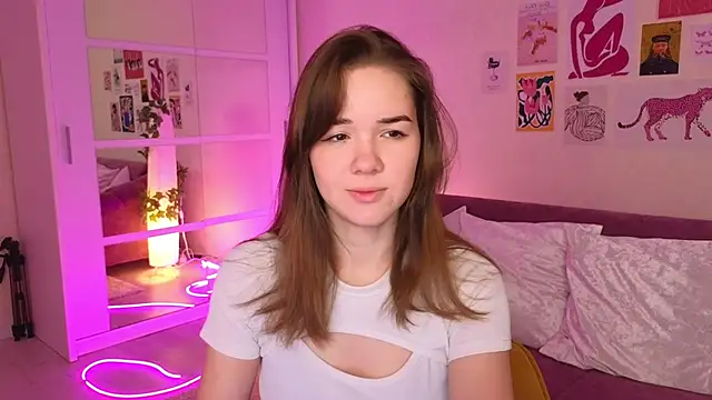 Snapshot of LindaRobertz chatting on February 27, 5:56 am LindaRobertz online show from February 27, 5:56 am