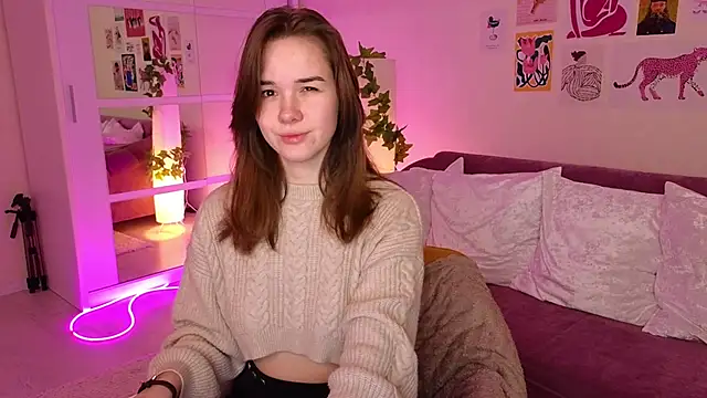 Snapshot of LindaRobertz chatting on March 1, 6:03 am LindaRobertz online show from March 1, 6:03 am