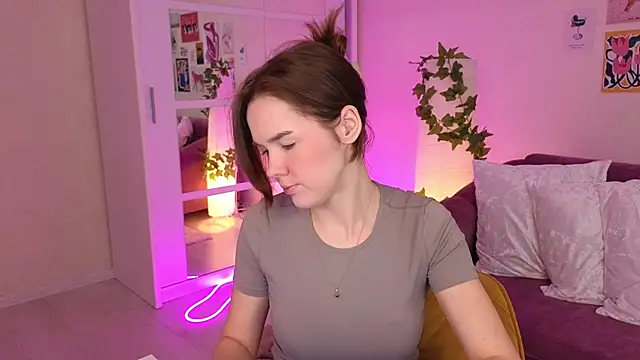 Snapshot of LindaRobertz chatting on March 22, 6:11 am LindaRobertz online show from March 22, 6:11 am