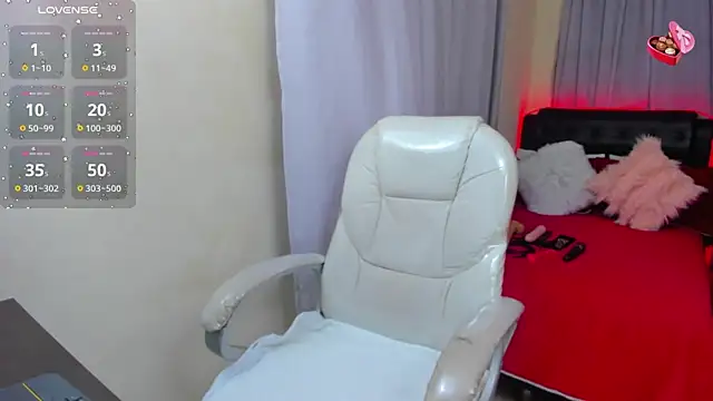 Snapshot of Hot_beauty__ chatting on January 16, 1:37 am Hot beauty online show from January 16, 1:37 am
