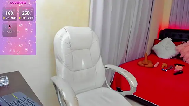Snapshot of Hot_beauty__ chatting on January 23, 4:19 am Hot beauty online show from January 23, 4:19 am