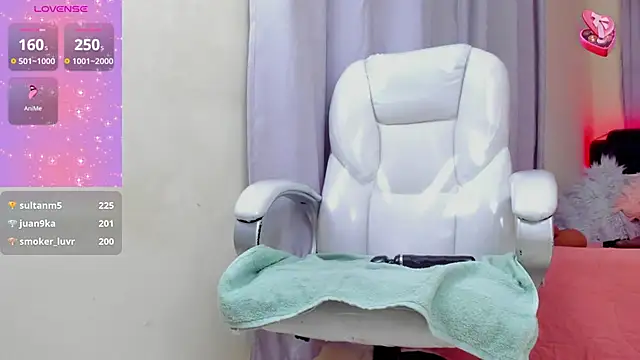 Snapshot of Hot_beauty__ chatting on January 26, 7:21 am Hot beauty online show from January 26, 7:21 am