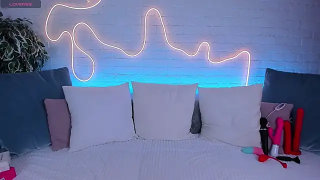 rossy babe  online show from February 25, 6:14 am