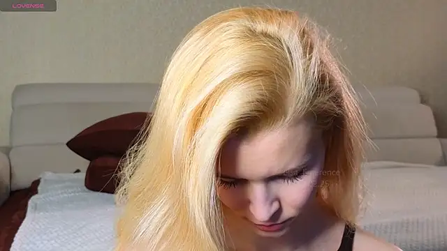 Snapshot of elsa_limerence chatting on February 10, 7:26 am elsa limerence online show from February 10, 7:26 am