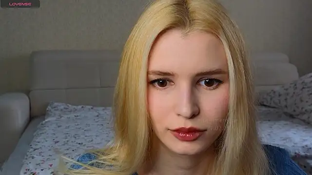 Snapshot of elsa_limerence chatting on February 27, 8:50 am elsa limerence online show from February 27, 8:50 am