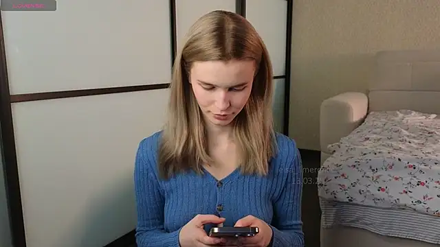 Snapshot of elsa_limerence chatting on March 13, 8:15 am elsa limerence online show from March 13, 8:15 am