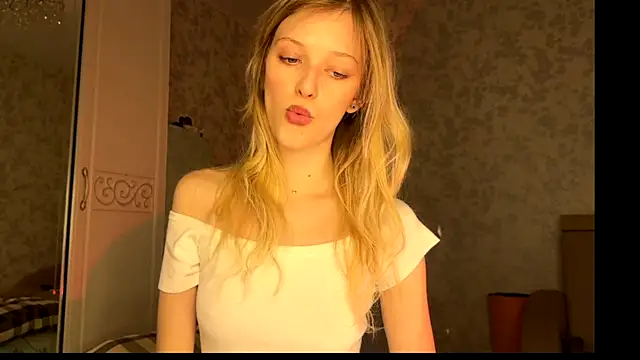 Evvie Summn1 online show from October 23, 3:11 pm