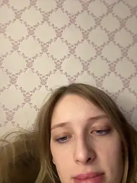 Evvie Summn1 online show from February 28, 5:14 pm