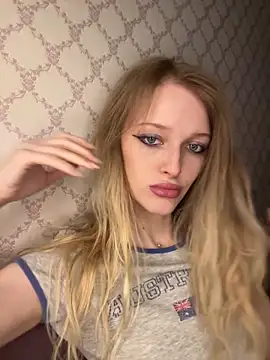 Evvie Summn1 online show from April 3, 2:15 pm