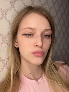 Evvie Summn1 online show from April 7, 4:18 pm