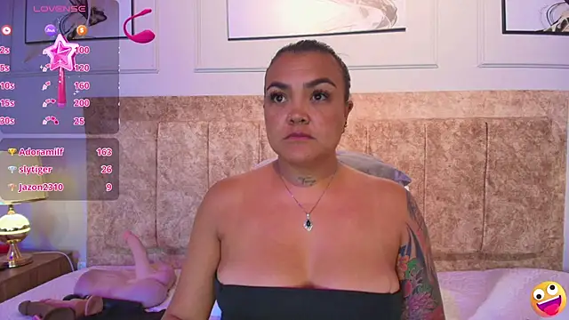 Snapshot of lyn_adamns chatting on December 17, 3:50 am lyn adamns online show from December 17, 3:50 am