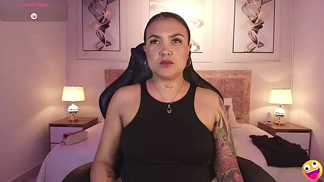 Snapshot of lyn_adamns chatting on January 23, 8:13 pm lyn adamns online show from January 23, 8:13 pm