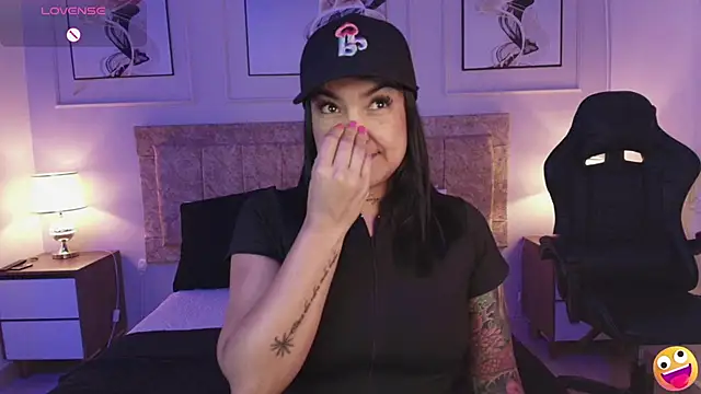 Snapshot of lyn_adamns chatting on March 18, 6:59 pm lyn adamns online show from March 18, 6:59 pm