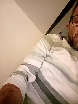 jonyfree1978 online show from September 10, 9:37 pm