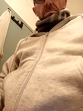 jonyfree1978 online show from December 20, 10:39 pm