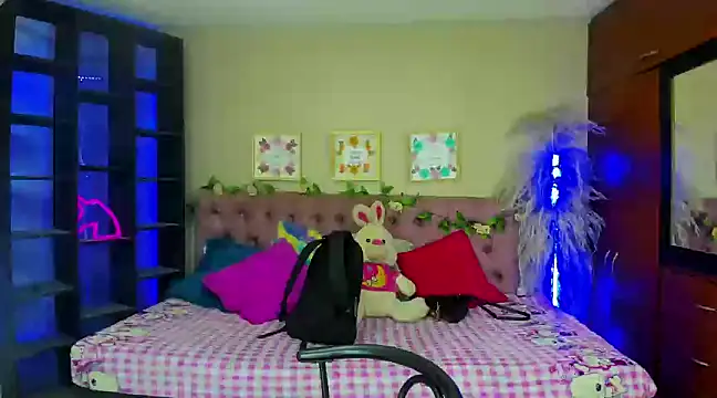 Snapshot of Lia_Keen chatting on January 17, 7:27 pm Lia Keen online show from January 17, 7:27 pm