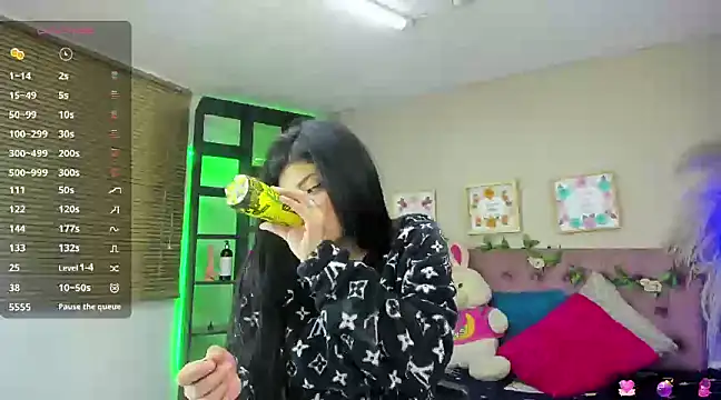 Snapshot of Lia_Keen chatting on January 18, 8:40 pm Lia Keen online show from January 18, 8:40 pm