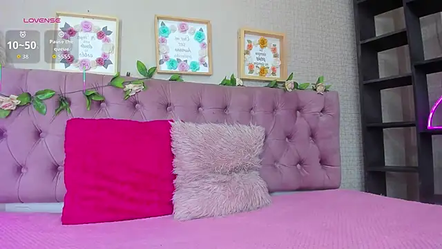 Snapshot of Lia_Keen chatting on October 20, 8:20 pm Lia Keen online show from October 20, 8:20 pm