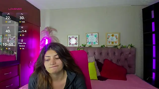 Snapshot of Lia_Keen chatting on October 25, 7:52 pm Lia Keen online show from October 25, 7:52 pm